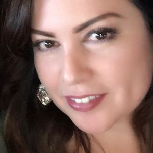 Meet your Posher, Ana